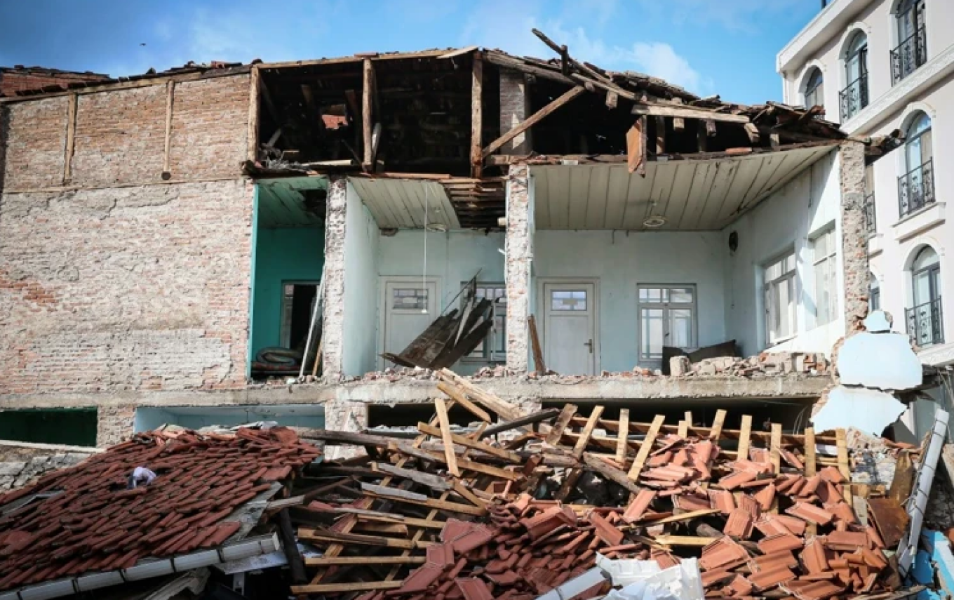 ΒΙΝΤΕΟ: 330 μετασεισμοί και 26 τραυματίες μετά τον σεισμό των 6,1 Ρίχτερ στην Τουρκία