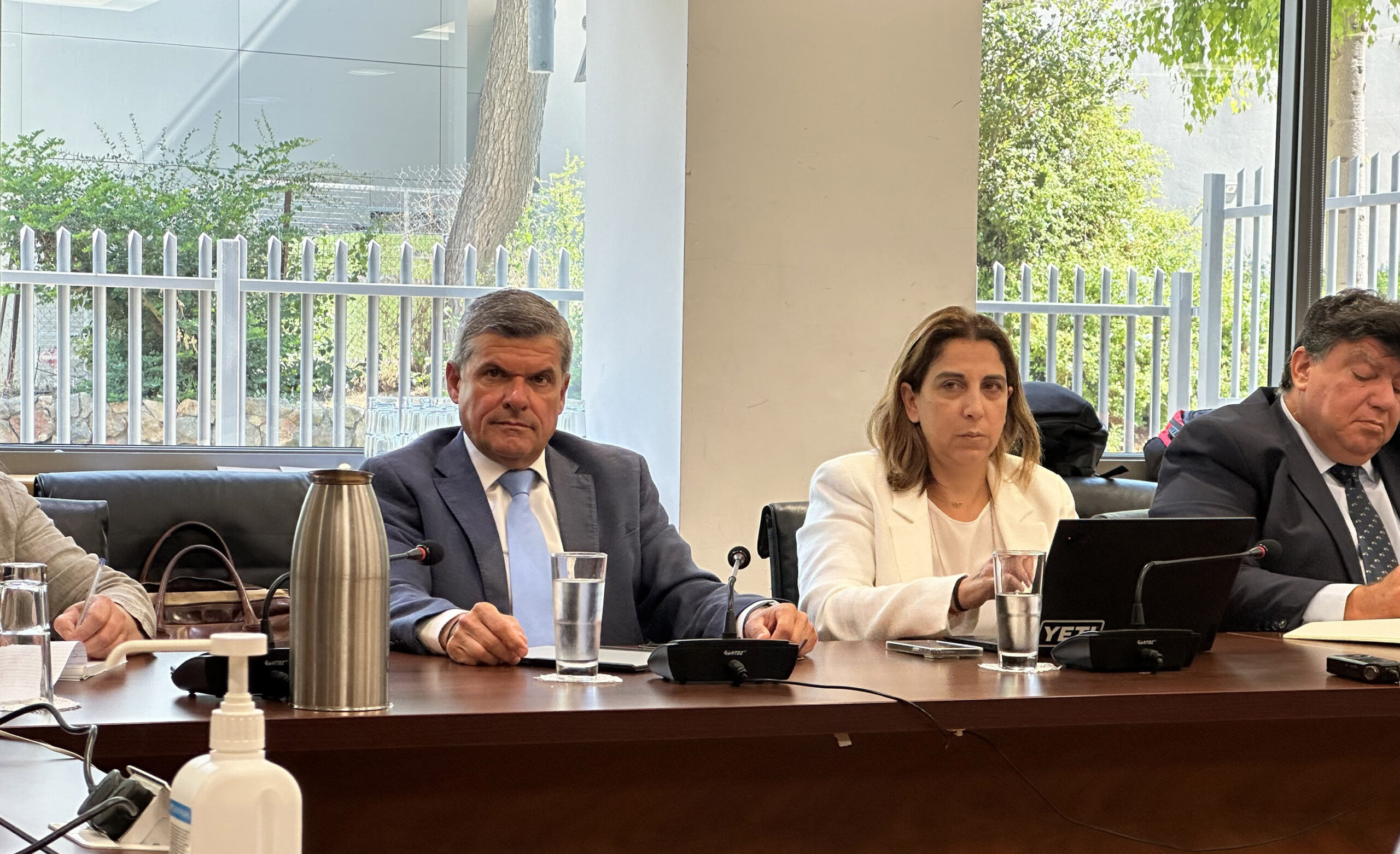 Χατζηγιάννης: Ο Παπαναστασίου εις γνώση του ενημερώνει λανθασμένα τους πολίτες