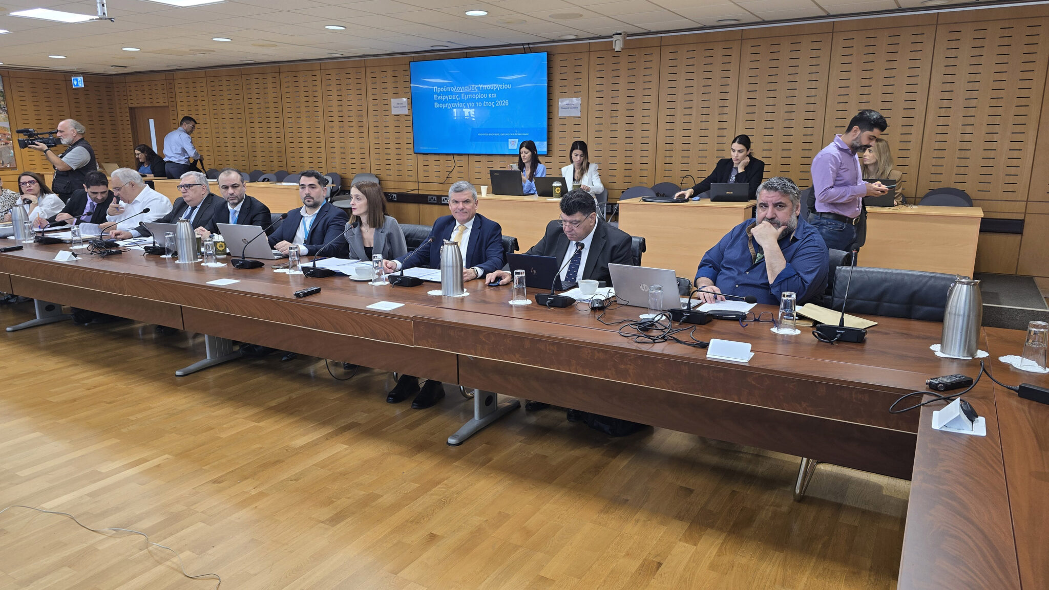 Επεισοδιακή «ανάκριση» Παπαναστασίου στη Βουλή: Ποιοι εμπιστεύονται τον GSI και τι ερευνάται για το Βασιλικό