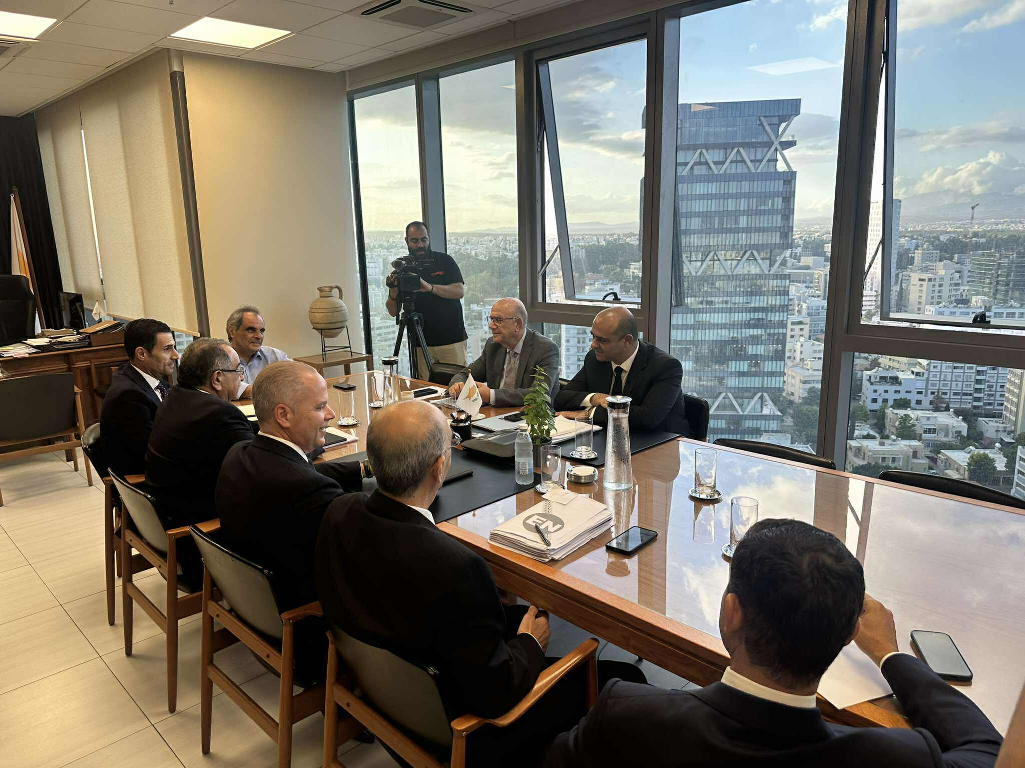 ‘Ωρα μηδέν για την ΑΤΑ: Ναυάγιο ή συμφωνία στη κοινή συνάντηση κοινωνικών εταίρων-Υπουργών