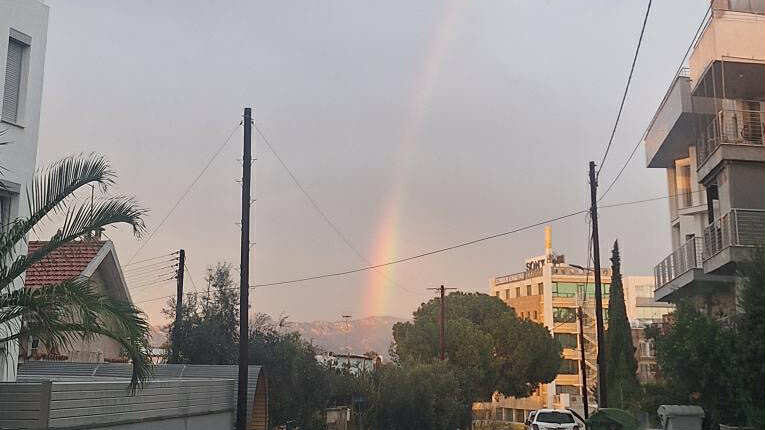 ΦΩΤΟ: Ουράνιο τόξο πάνω από τη Λευκωσία μετά τους σεισμούς και τις καταρρακτώδεις βροχές