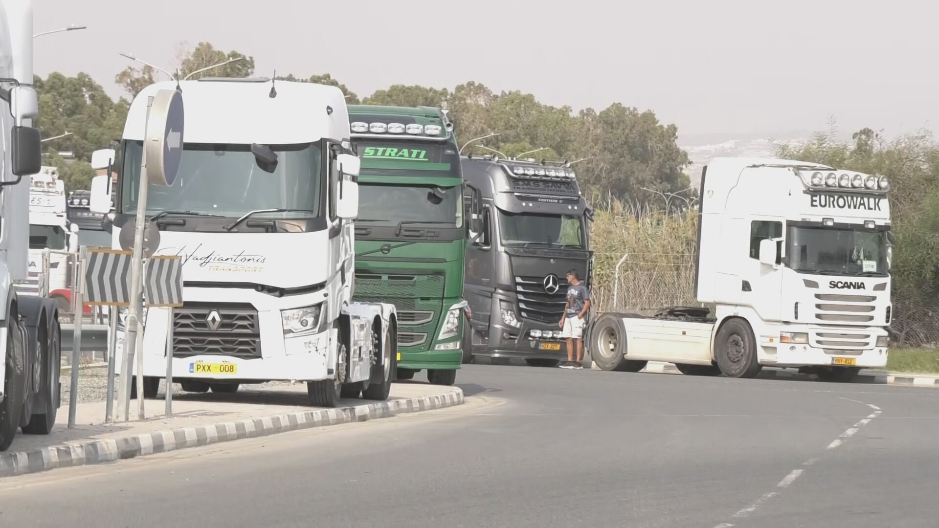 «Καταλυτική η παρέμβαση του Προέδρου»: Τερματίζονται τα απεργιακά μέτρα των μεταφορέων (ΒΙΝΤΕΟ)