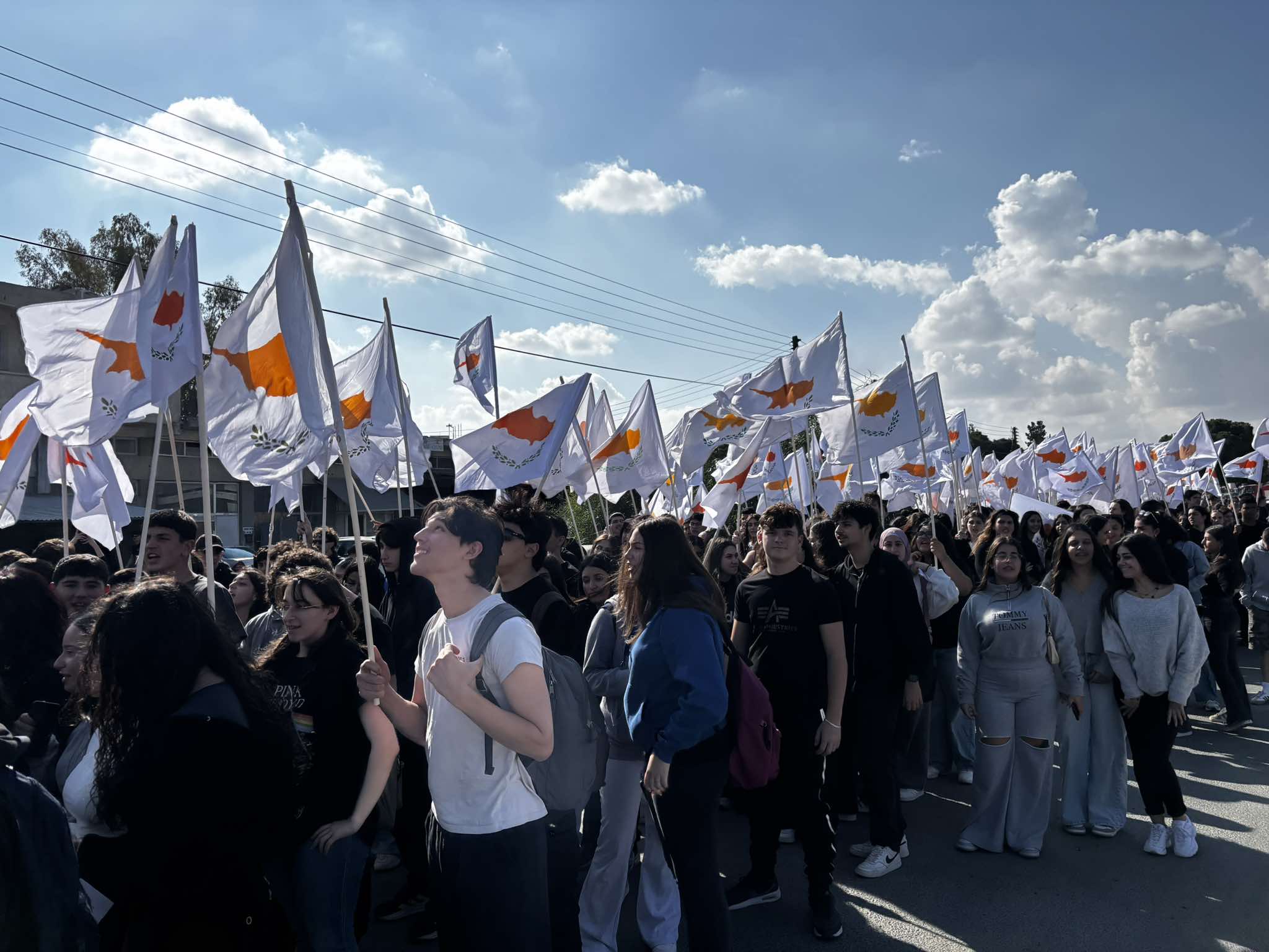 Μαθητές ξεχύθηκαν στους δρόμους, φώναξαν και καταδίκασαν το ψευδοκράτος (ΒΙΝΤΕΟ&ΦΩΤΟ)