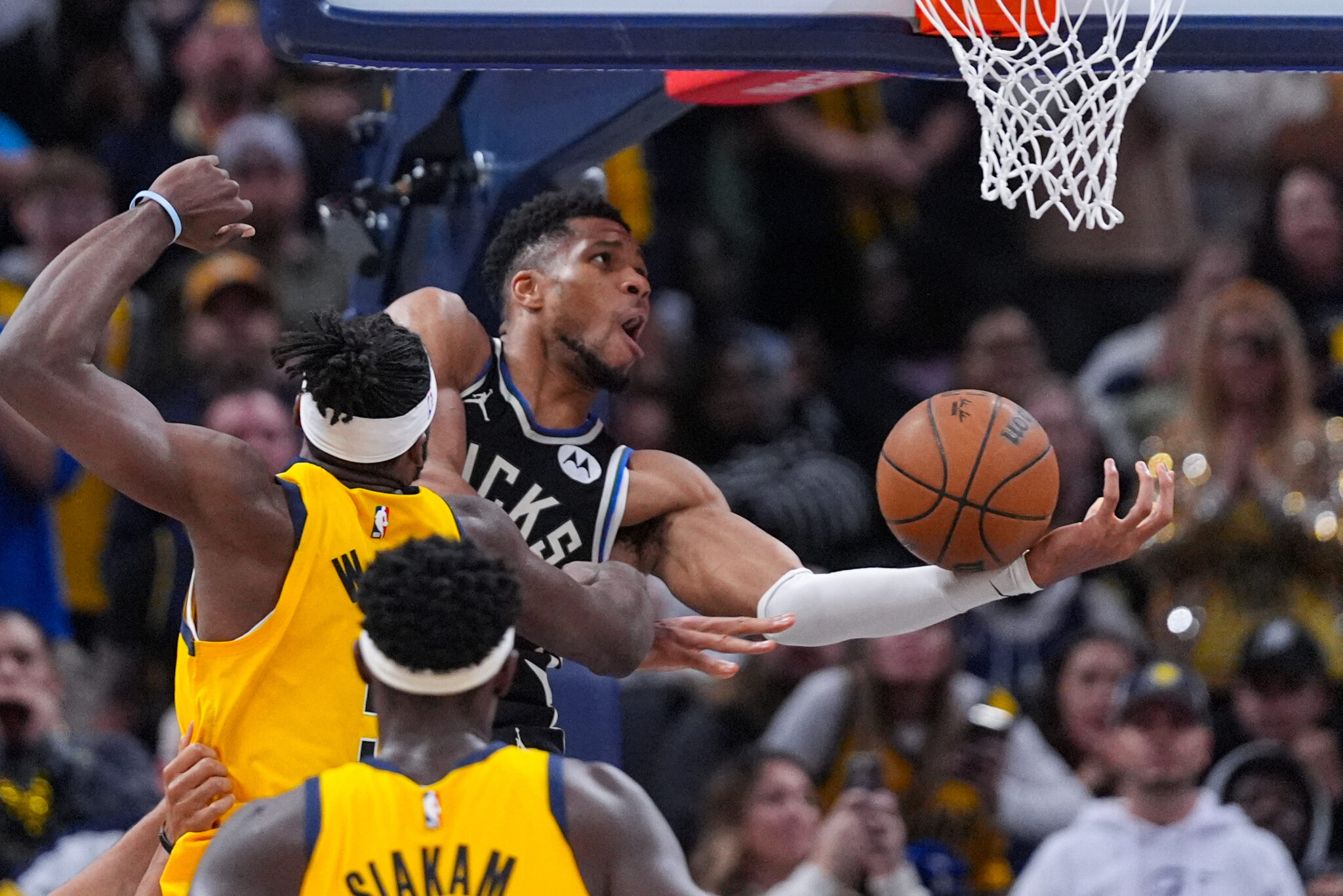 Βαριά ήττα για τους Μπακς στο Τορόντο