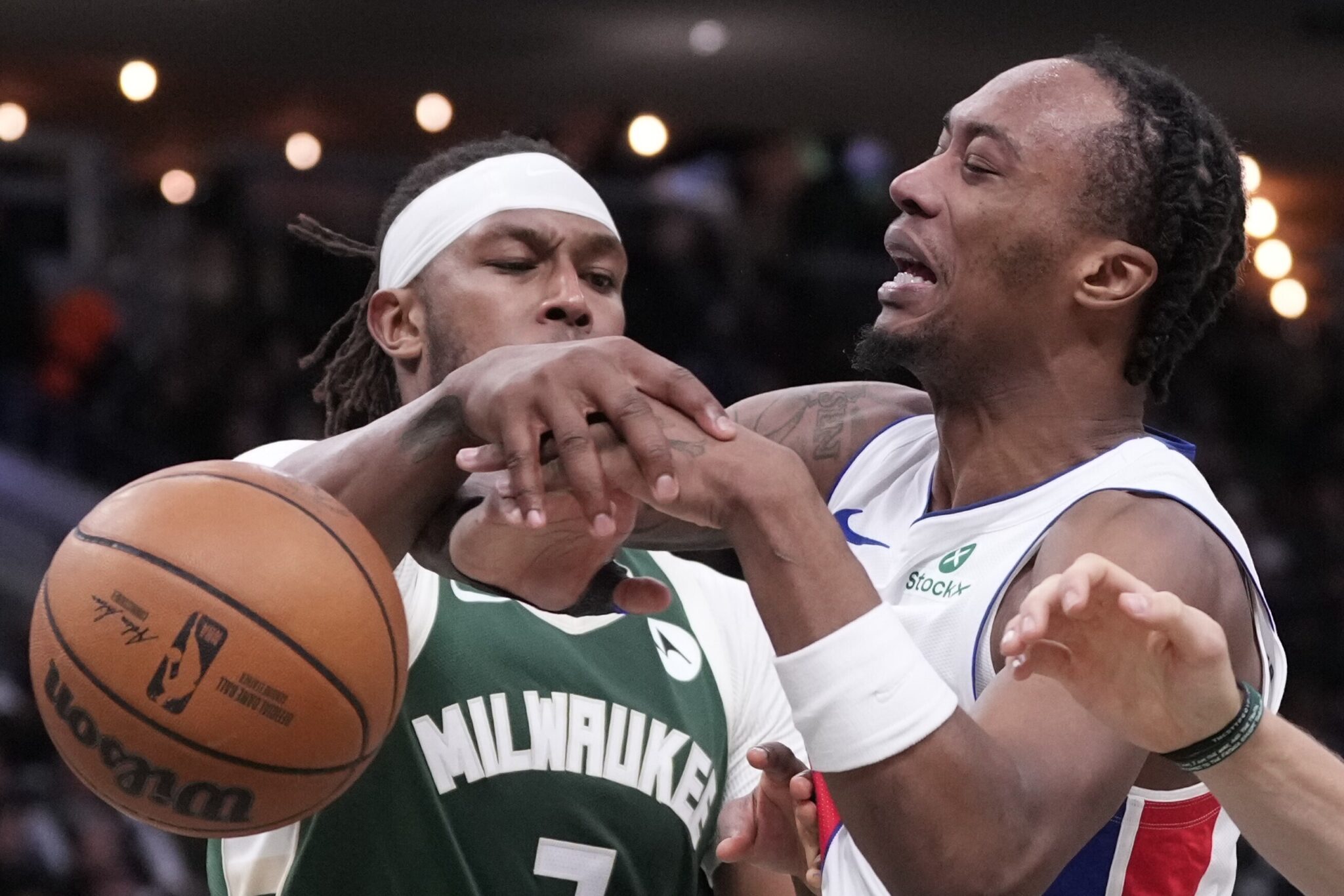 Οι Πίστονς διέλυσαν τους Μπακς χωρίς Αντετοκούνμπο – Ο Κάνινγκχαμ οδήγησε στη 12η σερί νίκη