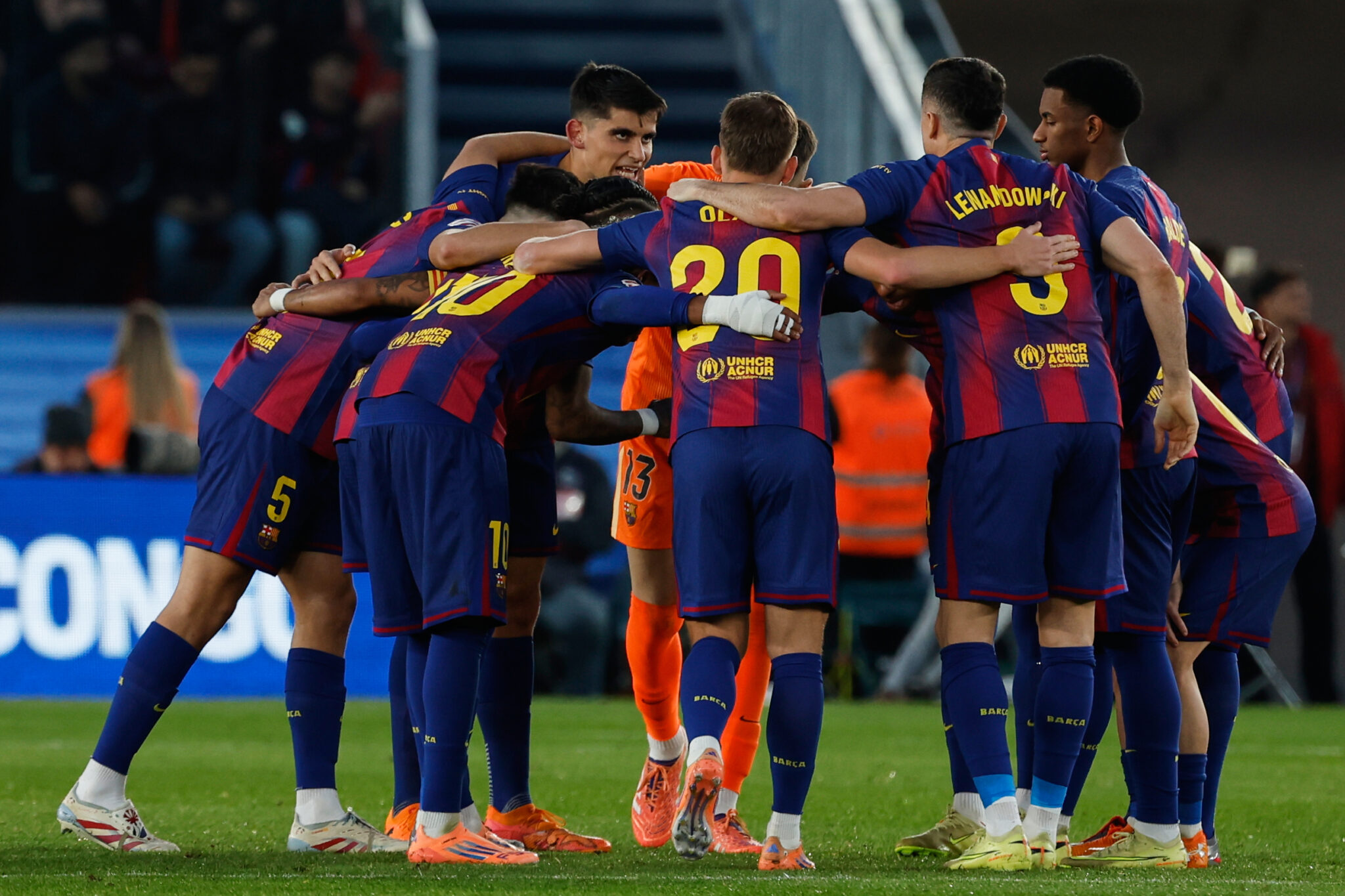 Τούμπαρε την Αλαβές και έπιασε κορυφή στα 126ά γενέθλιά της η Μπαρσελόνα