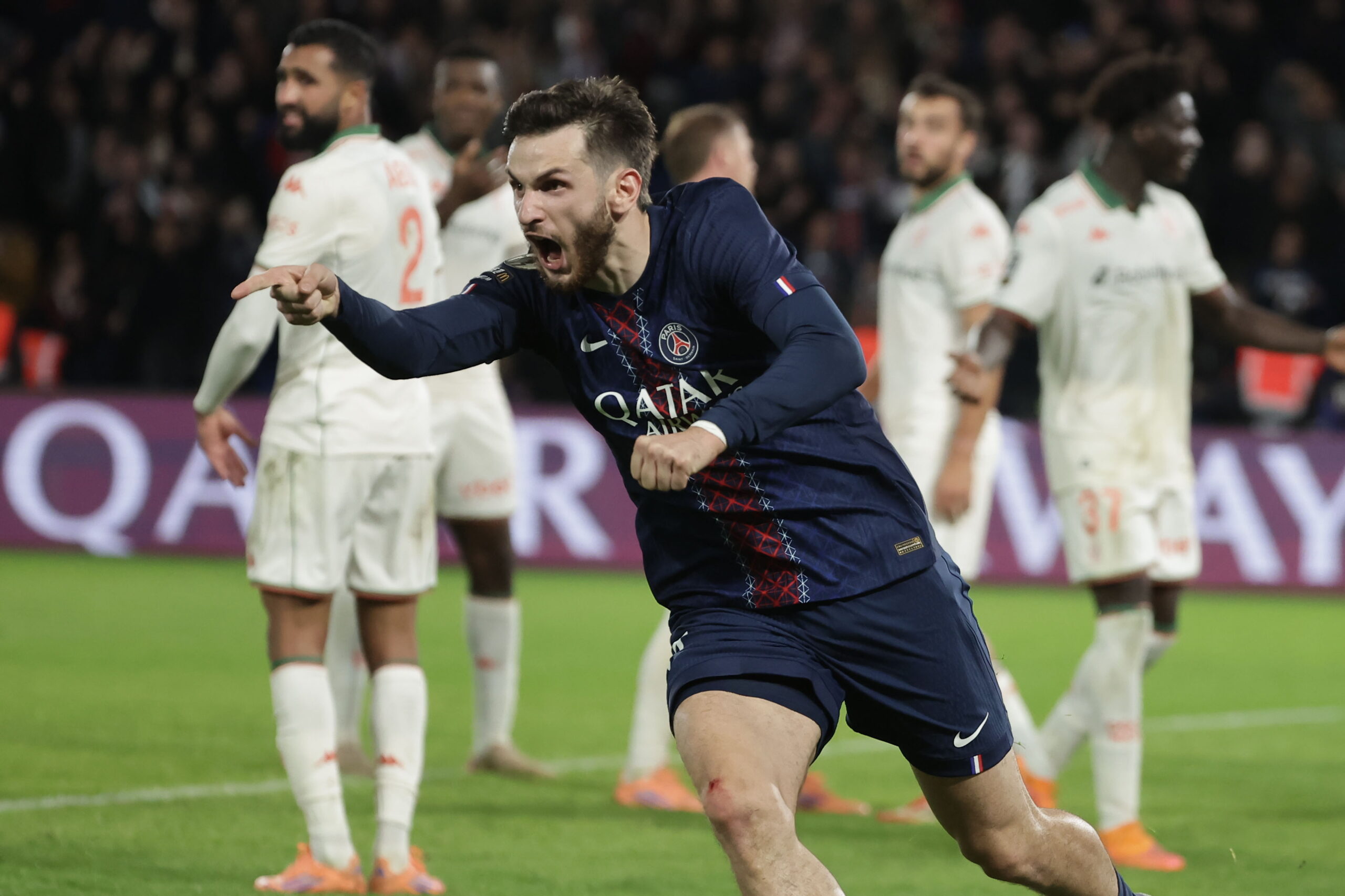 Ξέρανε τη Νις με… buzzer beater ο Ράμος και κράτησε την Παρί στην κορυφή