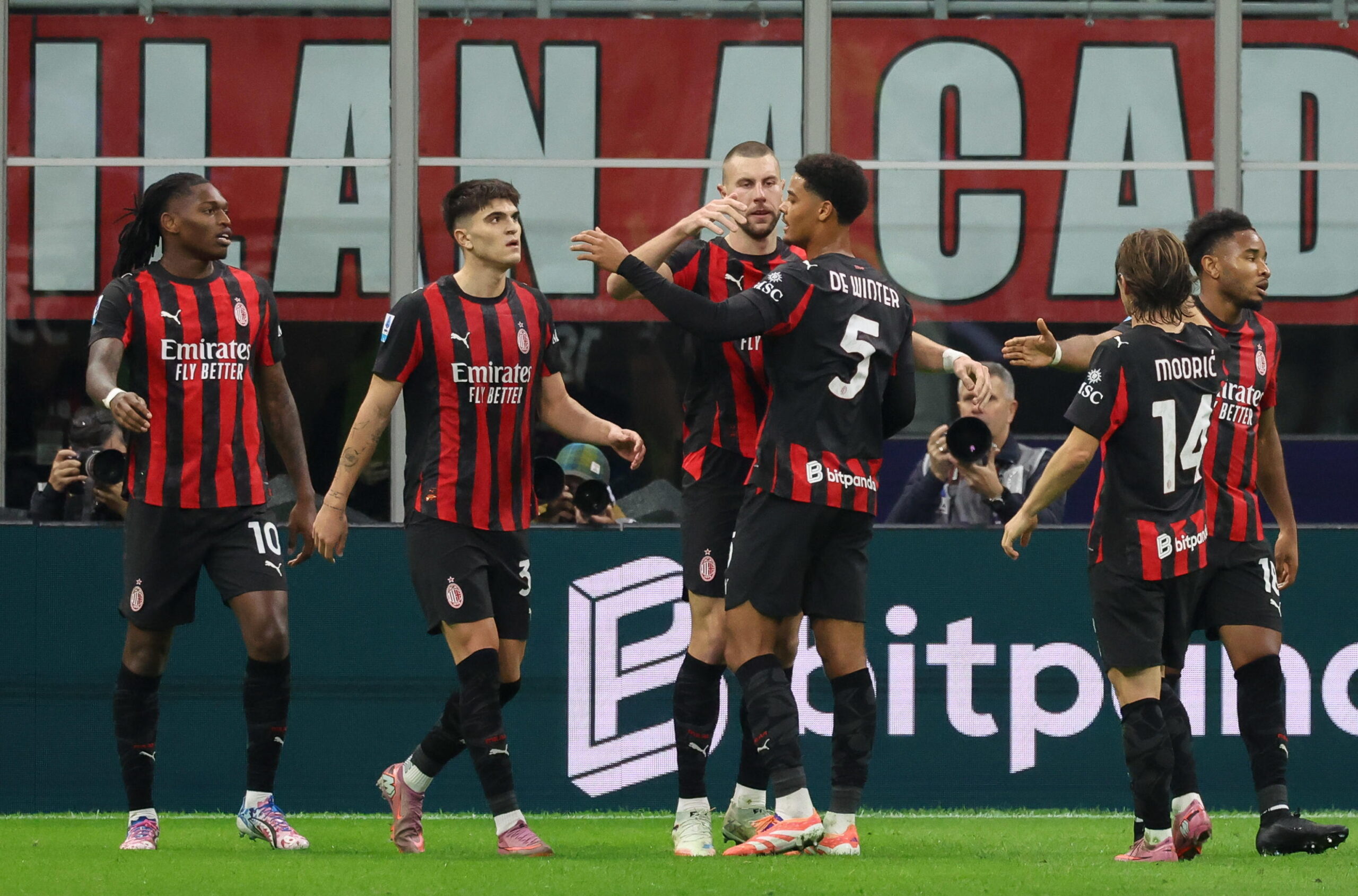 Λύγισε τη Ρόμα με ήρωες Πάβλοβιτς και Μενιάν η Μίλαν και έβαλε… φωτιά στη Serie A