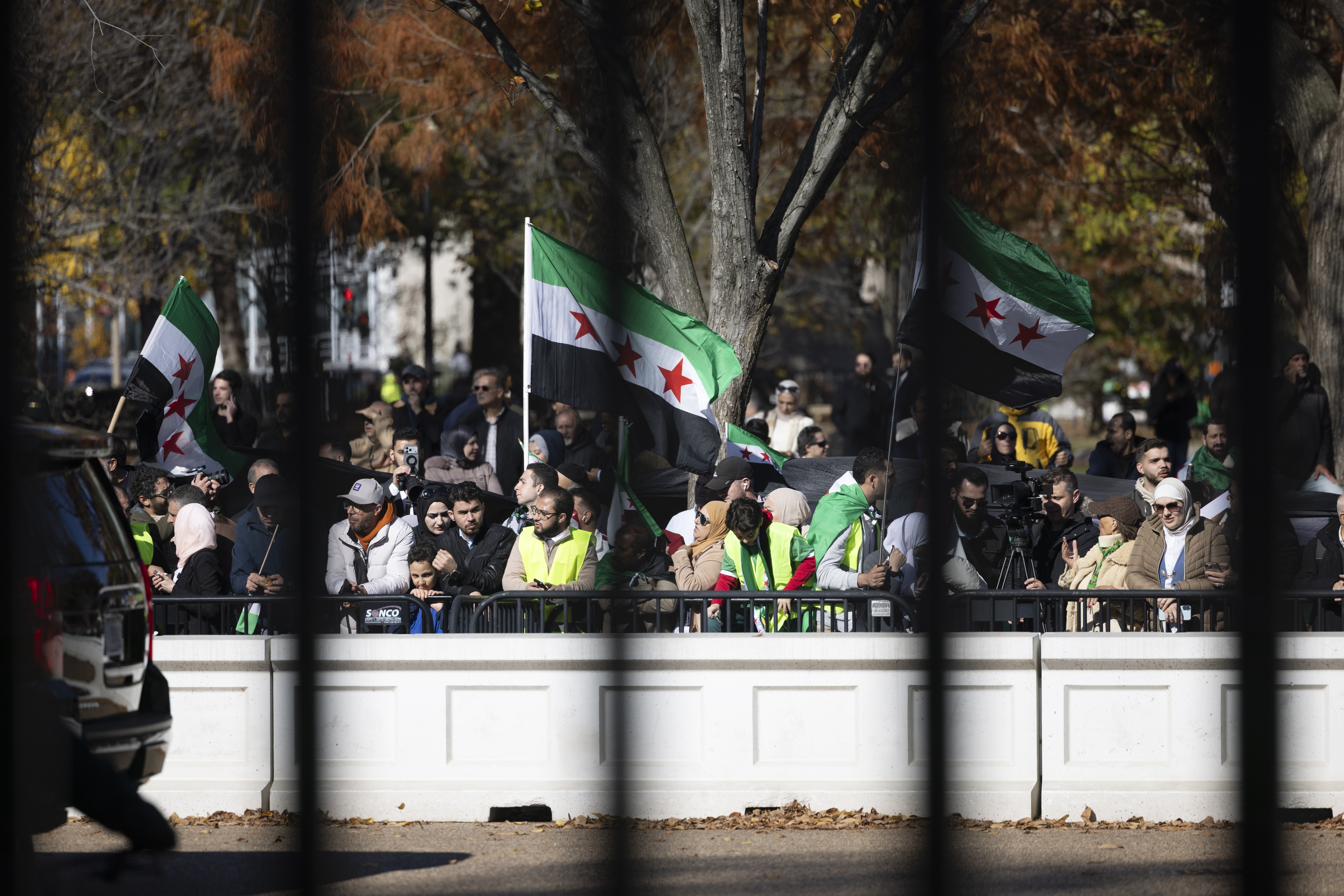 Από την πίσω πόρτα του Λευκού Οίκου μπήκε ο Σύρος Πρόεδρος (ΒΙΝΤΕΟ)