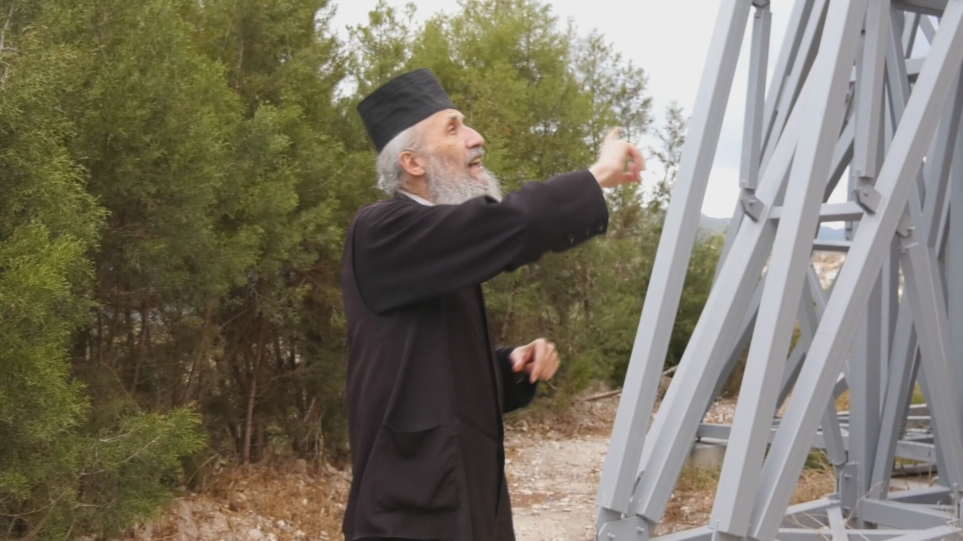 ΦΩΤΟ: Σοβαρές ζημιές στη Μονή Παναγίας Χρυσορρογιατίσσης προκάλεσαν οι σεισμοί