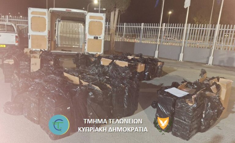 ΦΩΤΟ: Χιλιάδες αδασμολόγητα τσιγάρα στο όχημα 26χρονου, πάνω από €240.000 οι φόροι που «γλίτωσε»