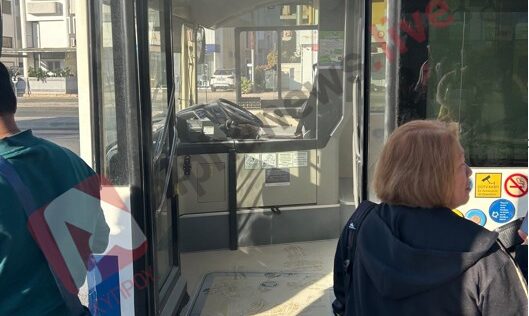 Η απροσεξία επιβάτη που γέμισε καπνούς το αστικό λεωφορείο στη Λευκωσία (ΦΩΤΟ)