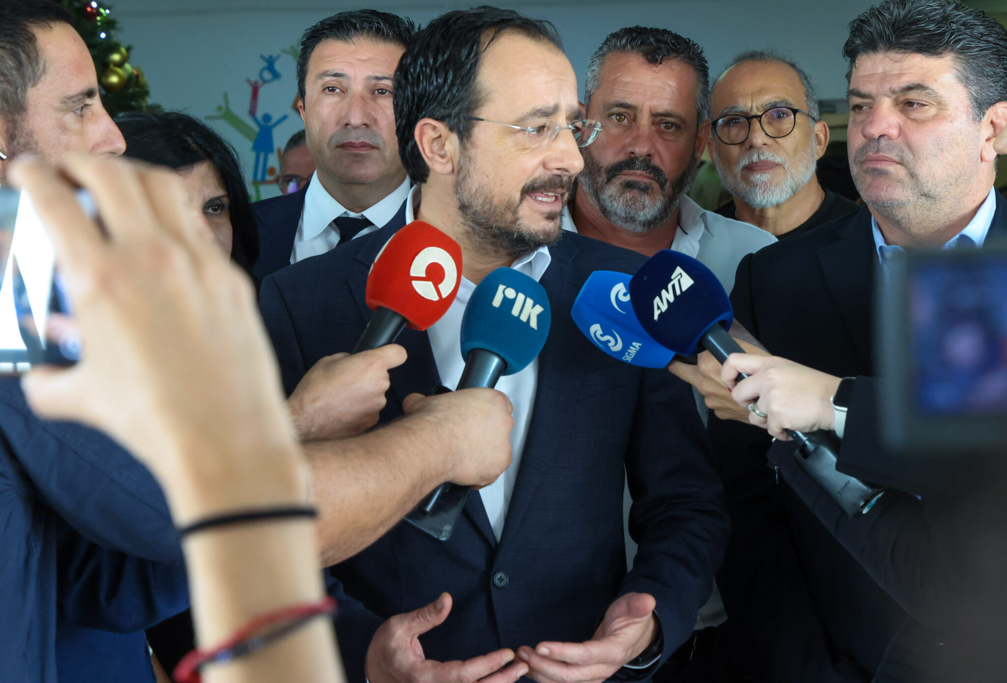 «Η όποια λύση να σέβεται απόλυτα την κυριαρχία της Ουκρανίας»