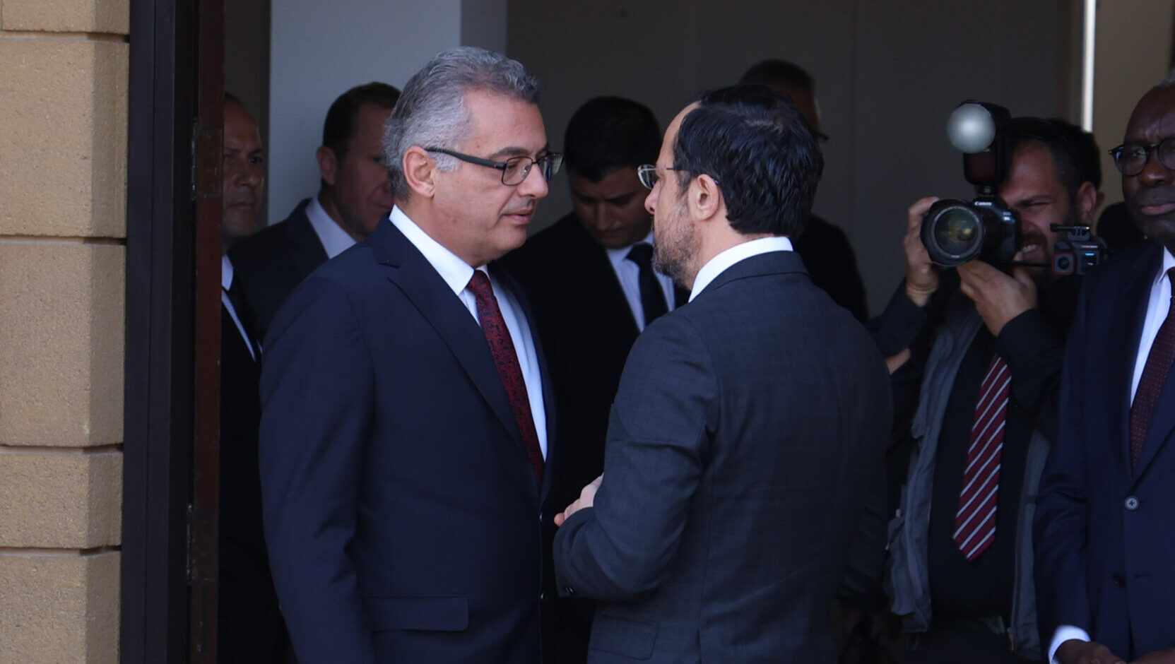 Η ακτινογραφία της πρώτης συνάντησης