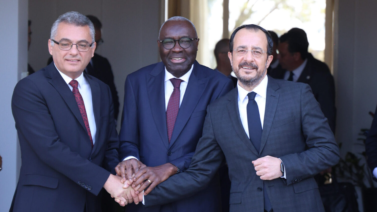 Ξανά στις ράγες το Κυπριακό: Το καλό κλίμα και όσα έγιναν στην πρώτη συνάντηση Χριστοδουλίδη-Ερχιουρμάν