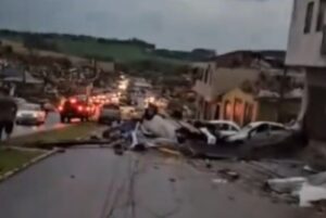 Εικόνες Αποκάλυψης μετά το πέρασμα φονικού ανεμοστρόβιλου στη Βραζιλία (ΒΙΝΤΕΟ)