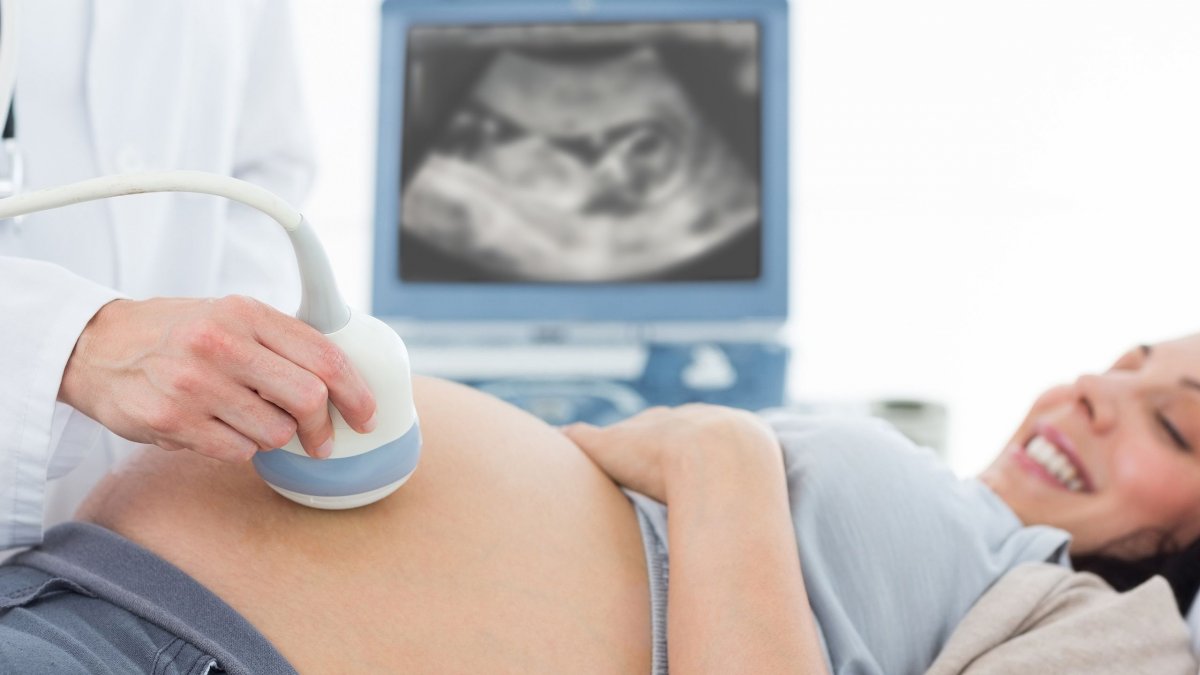 Προγεννητικός έλεγχος: Πρόταση νόμου έβαλε τέλος σε νομική εκκρεμότητα δεκατιών