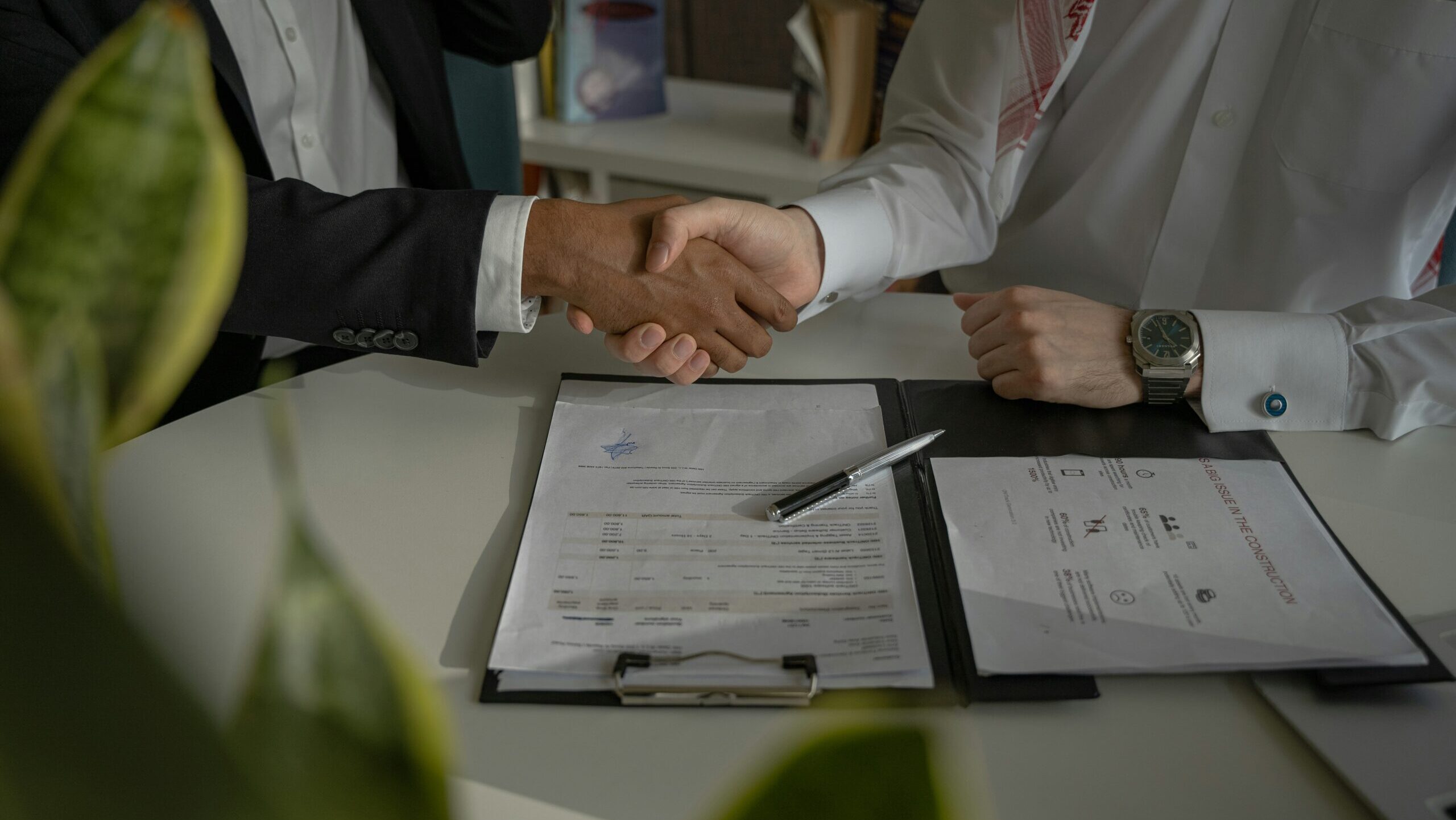 Συλλογικές Συμβάσεις: Τι είναι, τα πλεονεκτήματα και πώς προστατεύουν έναν εργαζόμενο