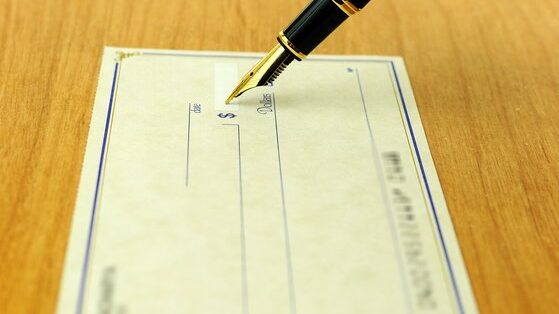 Πόσες ακάλυπτες επιταγές καταχωρίστηκαν στο ΚΑΠ τον Οκτώβριο