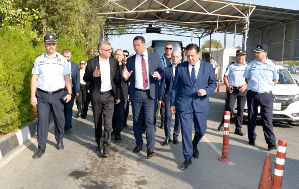 Στο οδόφραγμα Αγίου Δομετίου ο Έρχιουρμαν: «Ανάγκη για άνοιγμα νέου σημείου διέλευσης στη Λευκωσία»