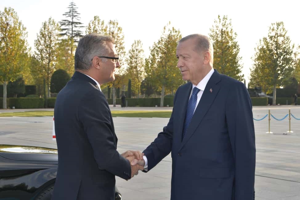 «Η πιο ρεαλιστική λύση είναι τα δυο κράτη»: Κρεσέντο αδιαλλαξίας από Ερντογάν, για διάλογο μίλησε ο Έρχιουρμαν