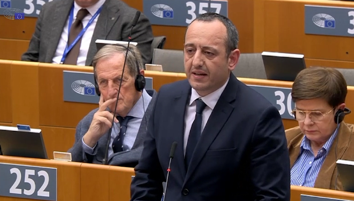 Κατήγγειλε τις τουρκικές προκλήσεις στη Δένεια κι αιτήθηκε ψήφισμα καταδίκης ο Γεάδης