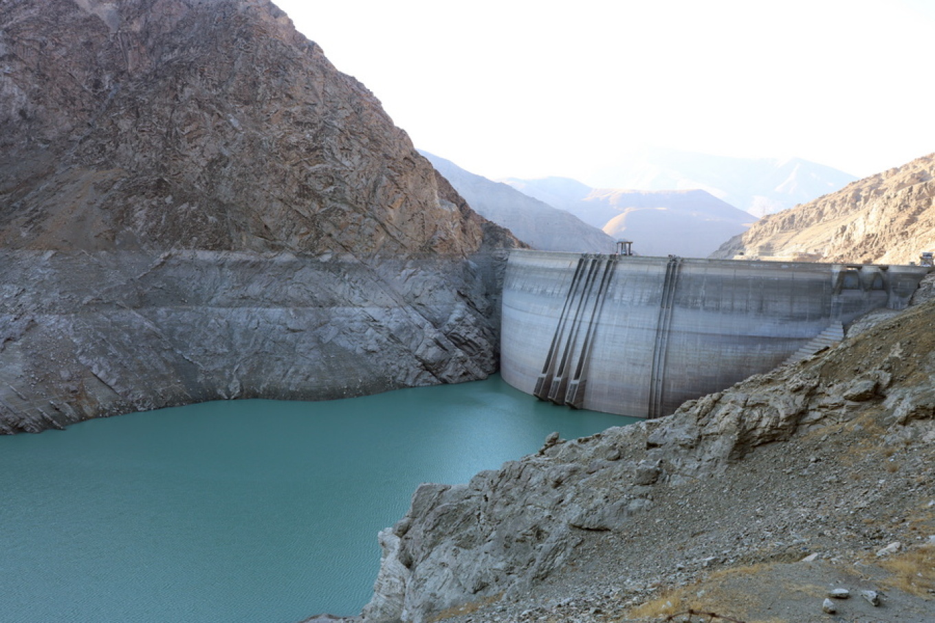 Άδεια τα φράγματα στο Ιράν, ψέκασαν τα σύννεφα με χημικά για να προκαλέσουν βροχή