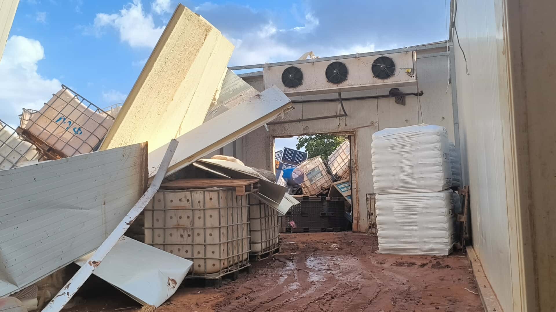 Τι είναι ο σίφωνας που σάρωσε το Αυγόρου και ποιος ο μέχρι στιγμής απολογισμός των ζημιών