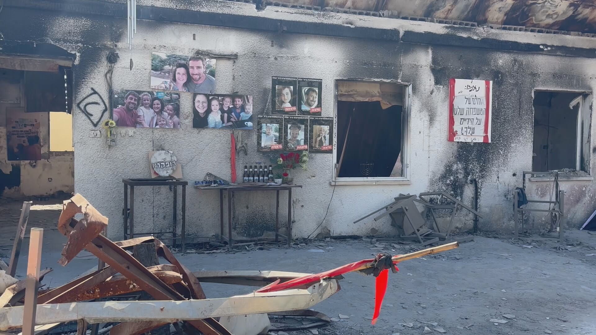 O Alpha στα ματωμένα κιμπούτς: Συγκλονιστική μαρτυρία γυναίκας για τη φρίκη που «σκόρπισαν» οι τρομοκράτες