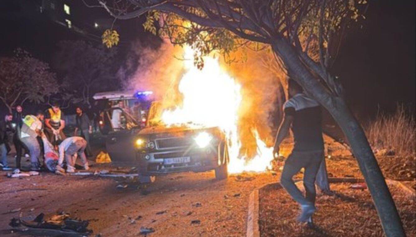 ΒΙΝΤΕΟ: Τέσσερις νεκροί από ισραηλινή επίθεση με drone σε όχημα στον Λίβανο