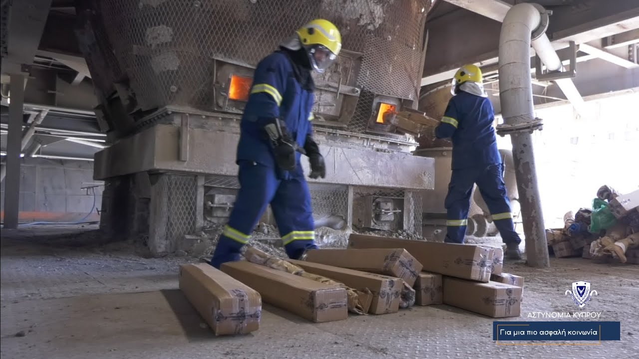 ΒΙΝΤΕΟ: Έτσι καταστρέφει η αστυνομία τα ναρκωτικά που κατάσχει, καρέ-καρέ η διαδικασία