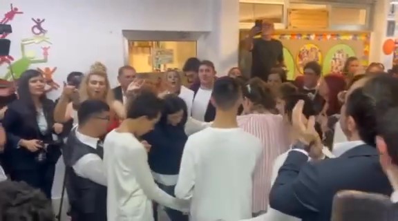 ΒΙΝΤΕΟ: Τα παλαμάκια του Προέδρου στον χορό του Νεκτάριου και των συμμαθητών του