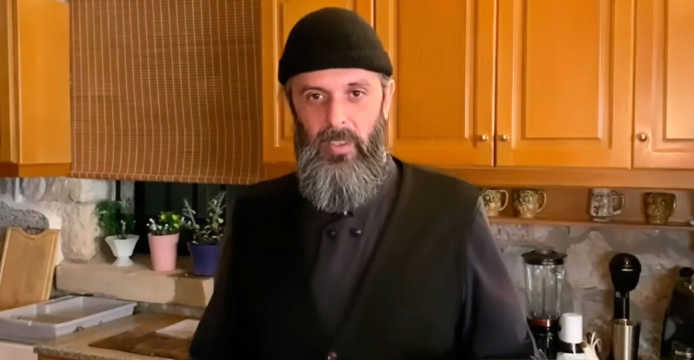 Στο κινητό του πατέρα Παρθένιου τα μυστικά του κυκλώματος με τα ναρκωτικά και τους μετανάστες