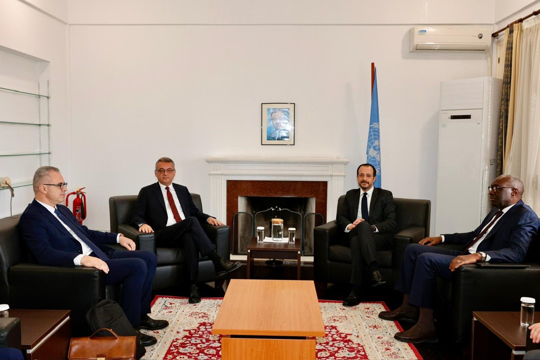 Θετικό κλίμα στην πρώτη συνάντηση Μενελάου με τον νέο Τ/κ διαπραγματευτή