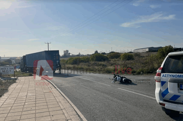 Μάχη για τη ζωή δίνει ο μοτοσικλετιστής στη Λάρνακα, πώς έγινε το τροχαίο με το φορτηγό (ΒΙΝΤΕΟ & ΦΩΤΟ)