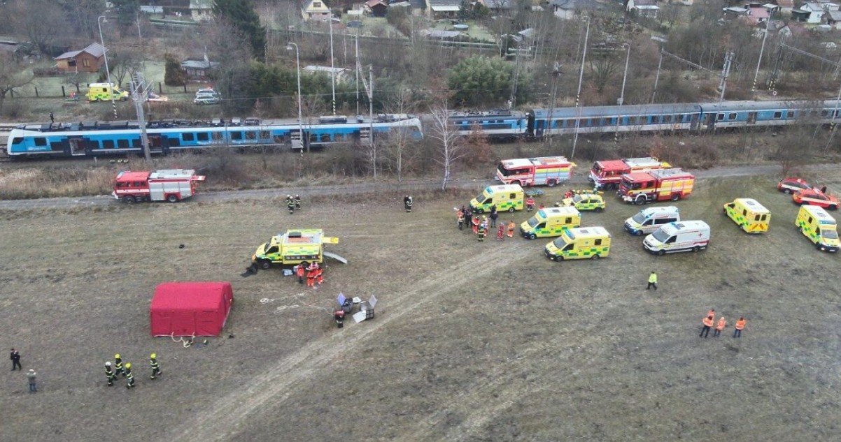 ΒΙΝΤΕΟ: Χάος μετά από σύγκρουση τρένων στην Τσεχία, τουλάχιστον 45 τραυματίες