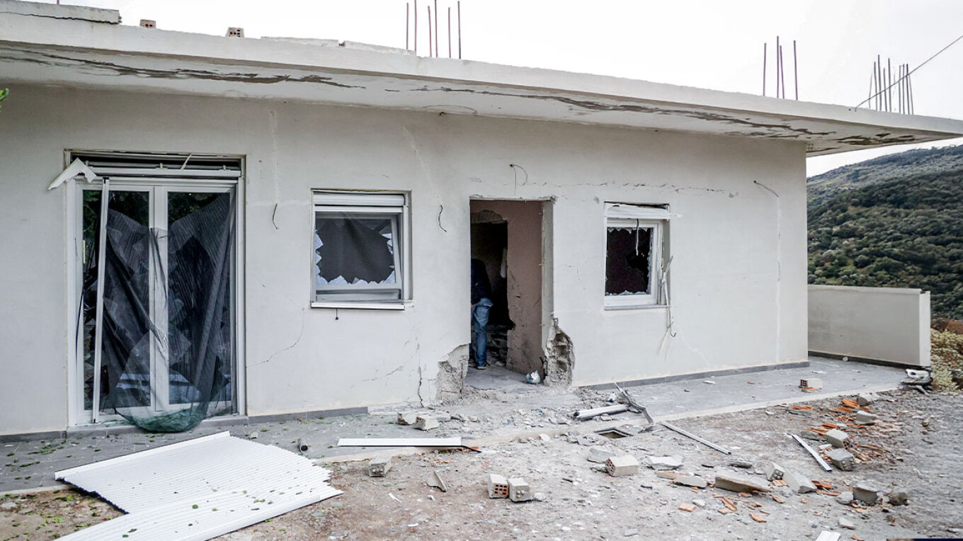 ΦΩΤΟ: Το σπίτι που «ξύπνησε» τη βεντέτα στα Βορίζια και η βόμβα που οδήγησε στο μακελειό