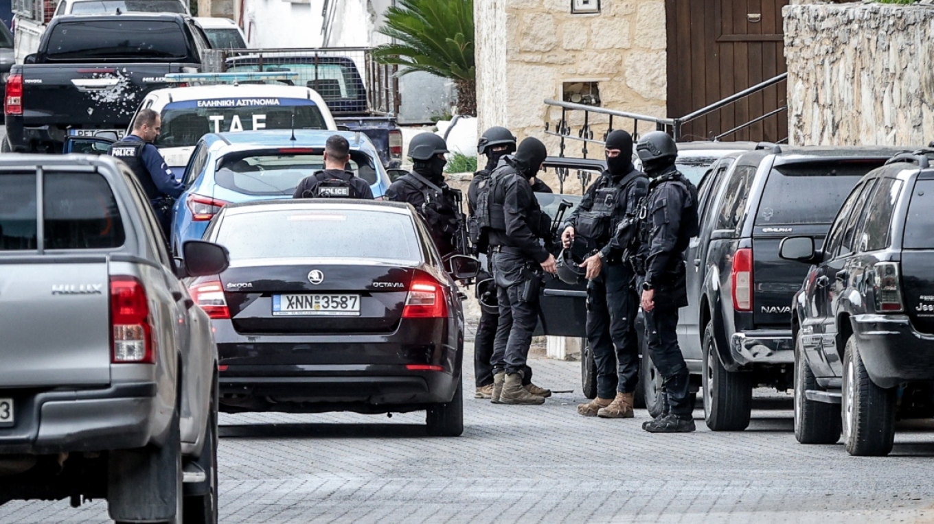 Μακελειό Βορίζια: Παραδόθηκε και συνελήφθη ο αδελφός της νεκρής από τους πυροβολισμούς