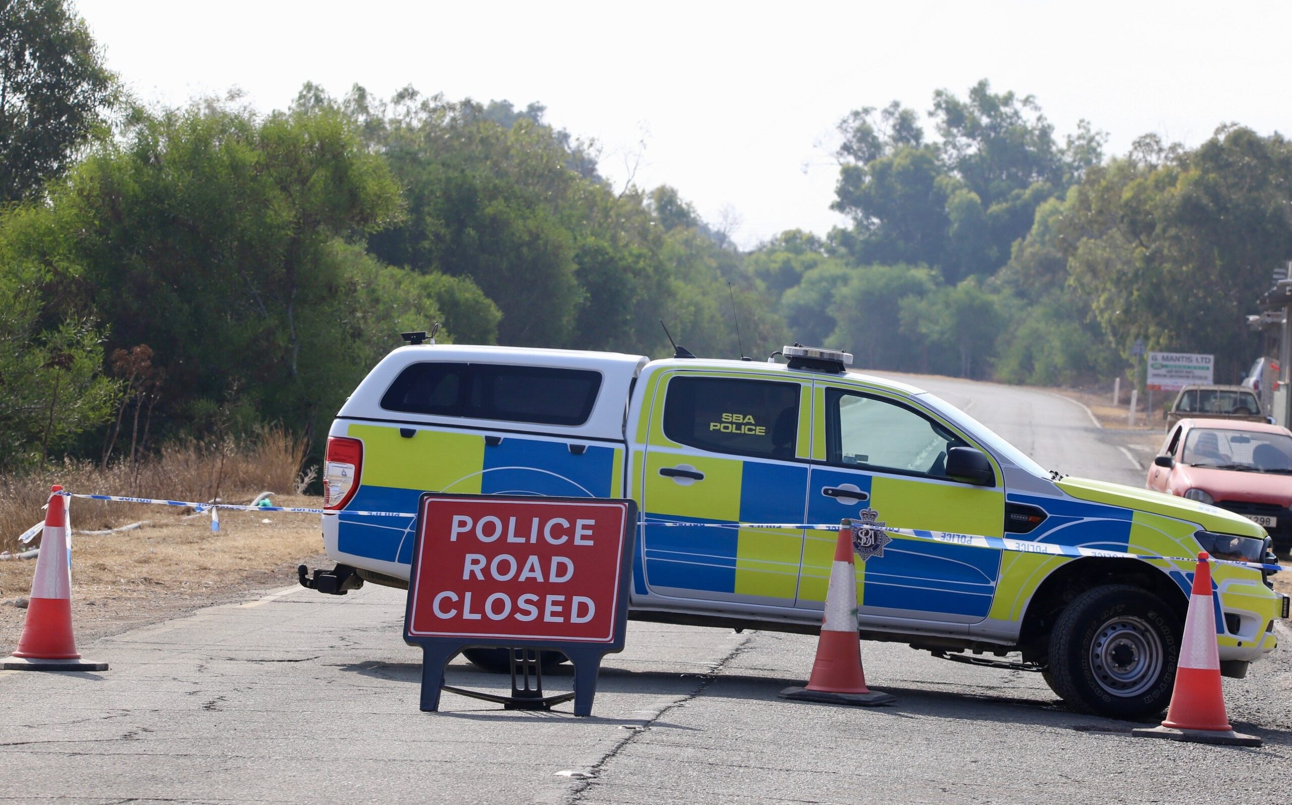 Σοβαρό τροχαίο στις Βάσεις Ακρωτηρίου: Όχημα συγκρούστηκε με τρακτέρ, ένας τραυματίας
