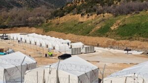 Χαμός και επεισόδια στην κλειστή δομή Σερρών, 29 συλλήψεις