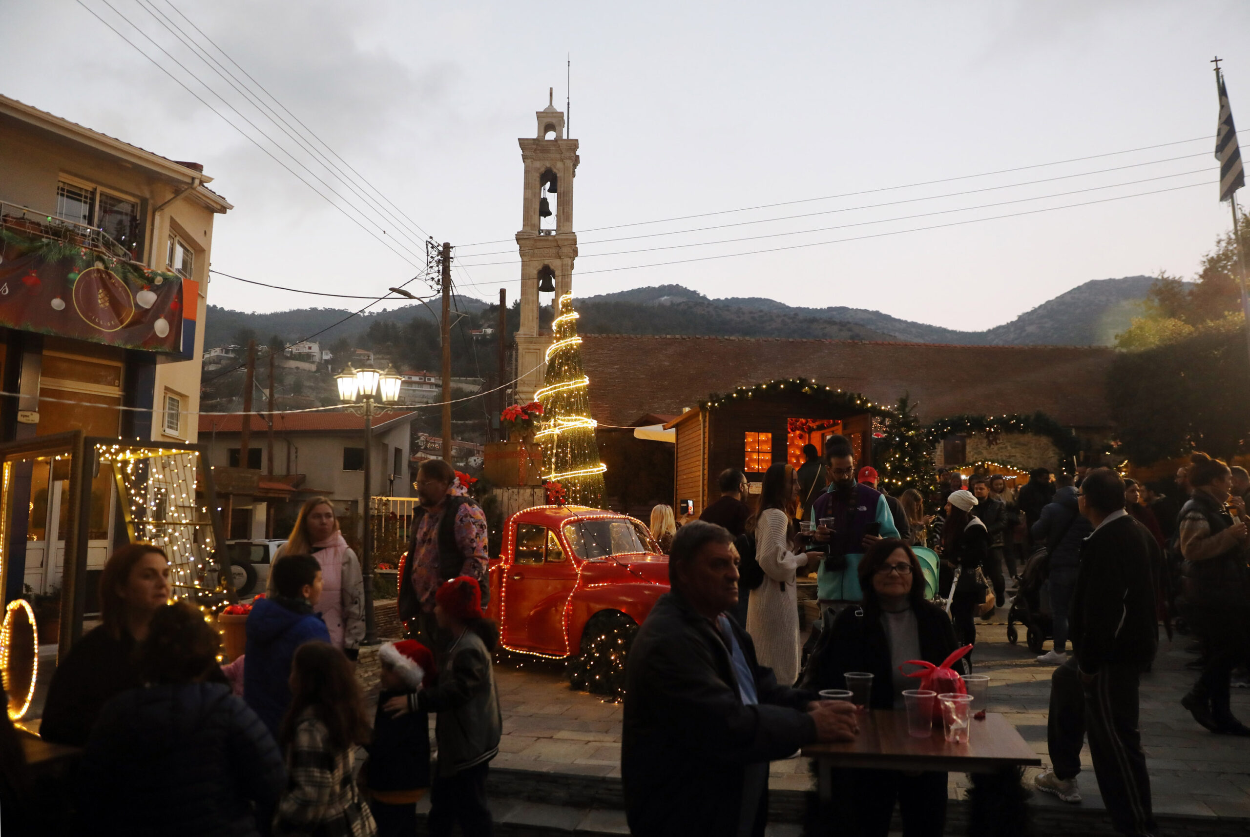 Χριστουγεννιάτικα χωριά: Πώς ενισχύουν τις τοπικές οικονομίες και δίνουν ζωή σε ακριτικές περιοχές