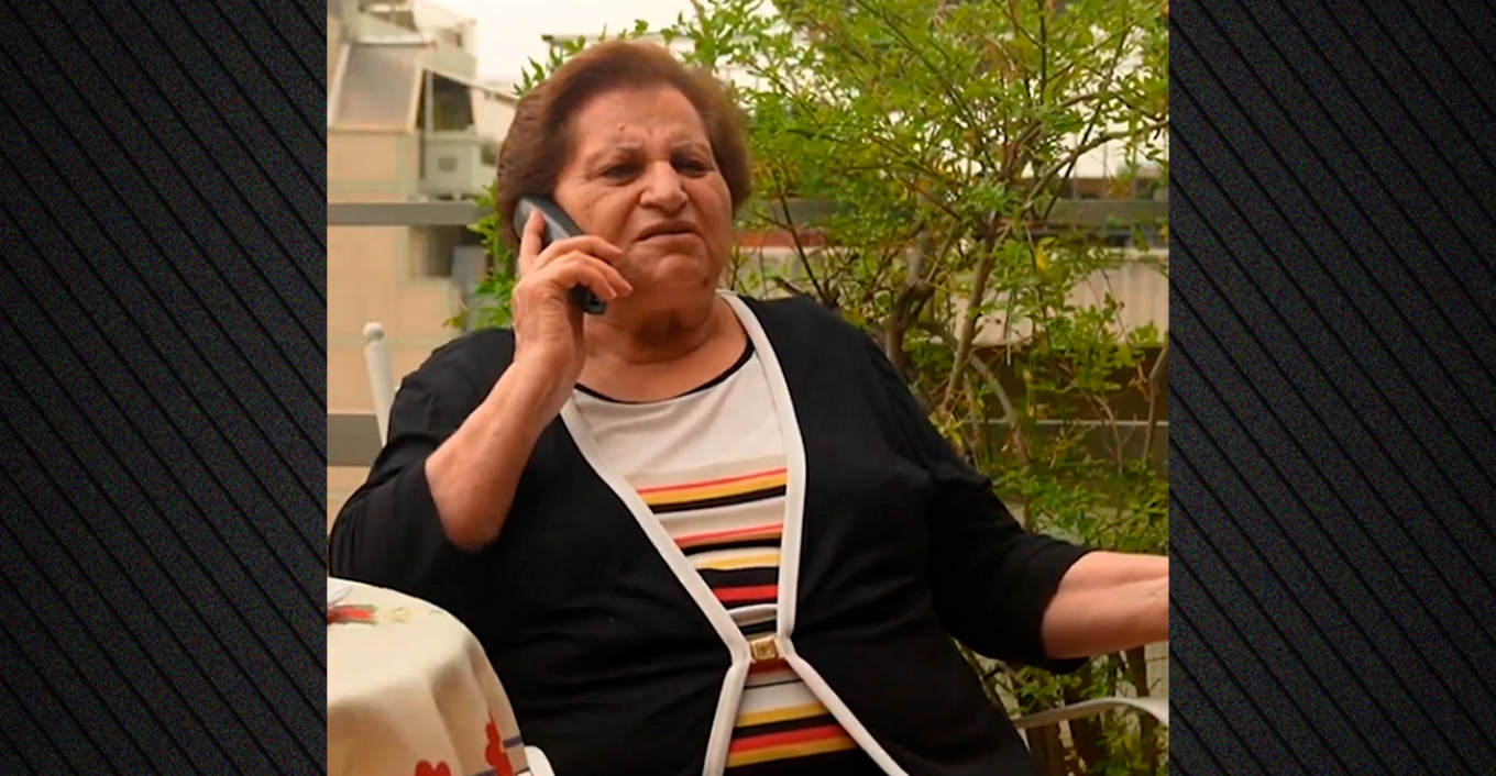 «Τι είναι φαγητό ή ανταύγειες να τα βάλω σε αλουμινόχαρτο;»: Νέο βίντεο της «κυρίας Χρυσούλας» για απάτες