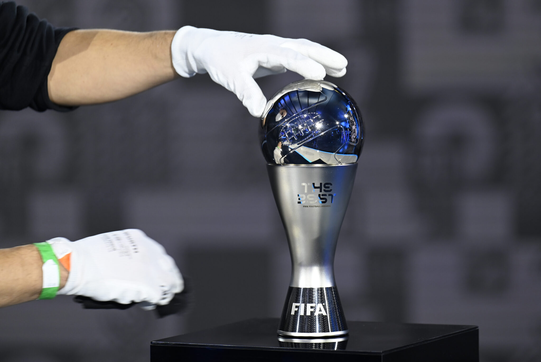 Σήμερα οι νικητές των βραβείων «The Best»: Φαβορί ο Ντεμπελέ