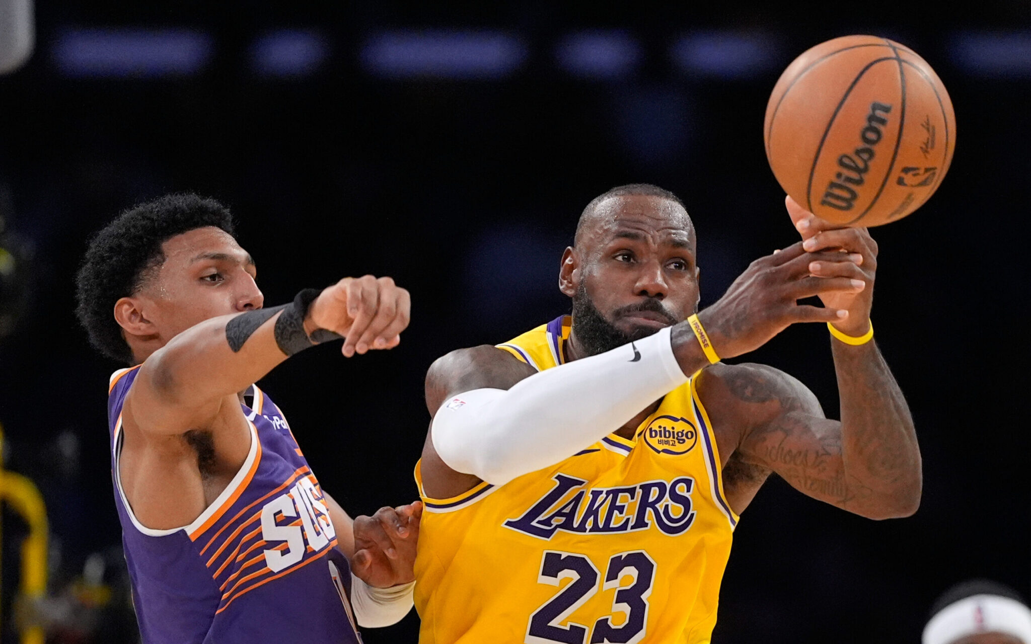 Ξέραναν τους Ράπτορς με Χατσιμούρα οι Λέικερς – Τέλος στο ασύλληπτο ρεκόρ του Λεμπρόν