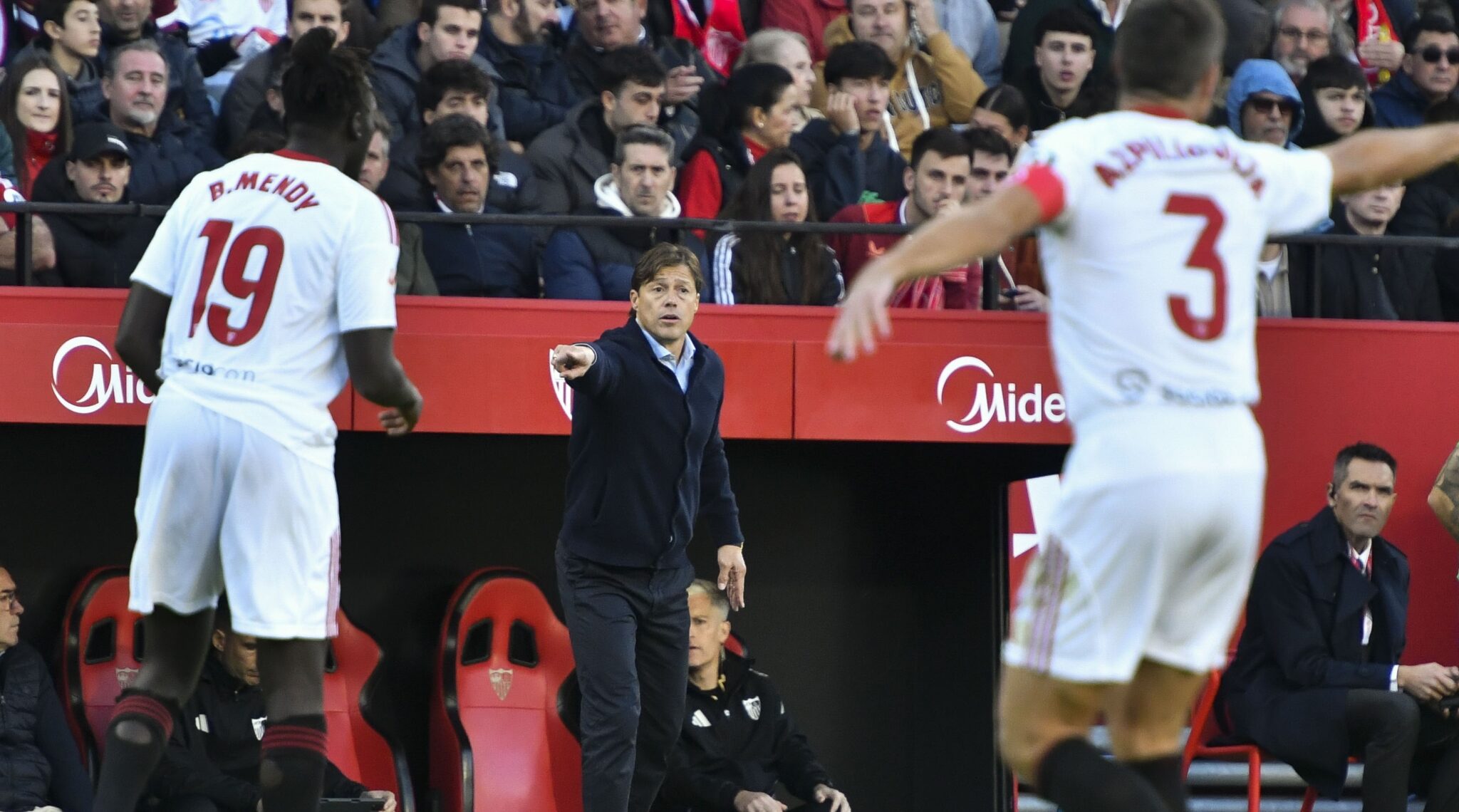 «Aπογοητευμένος ο Αλμέιδα, εξετάζει το ενδεχόμενο να παραιτηθεί από τη Σεβίλλη»