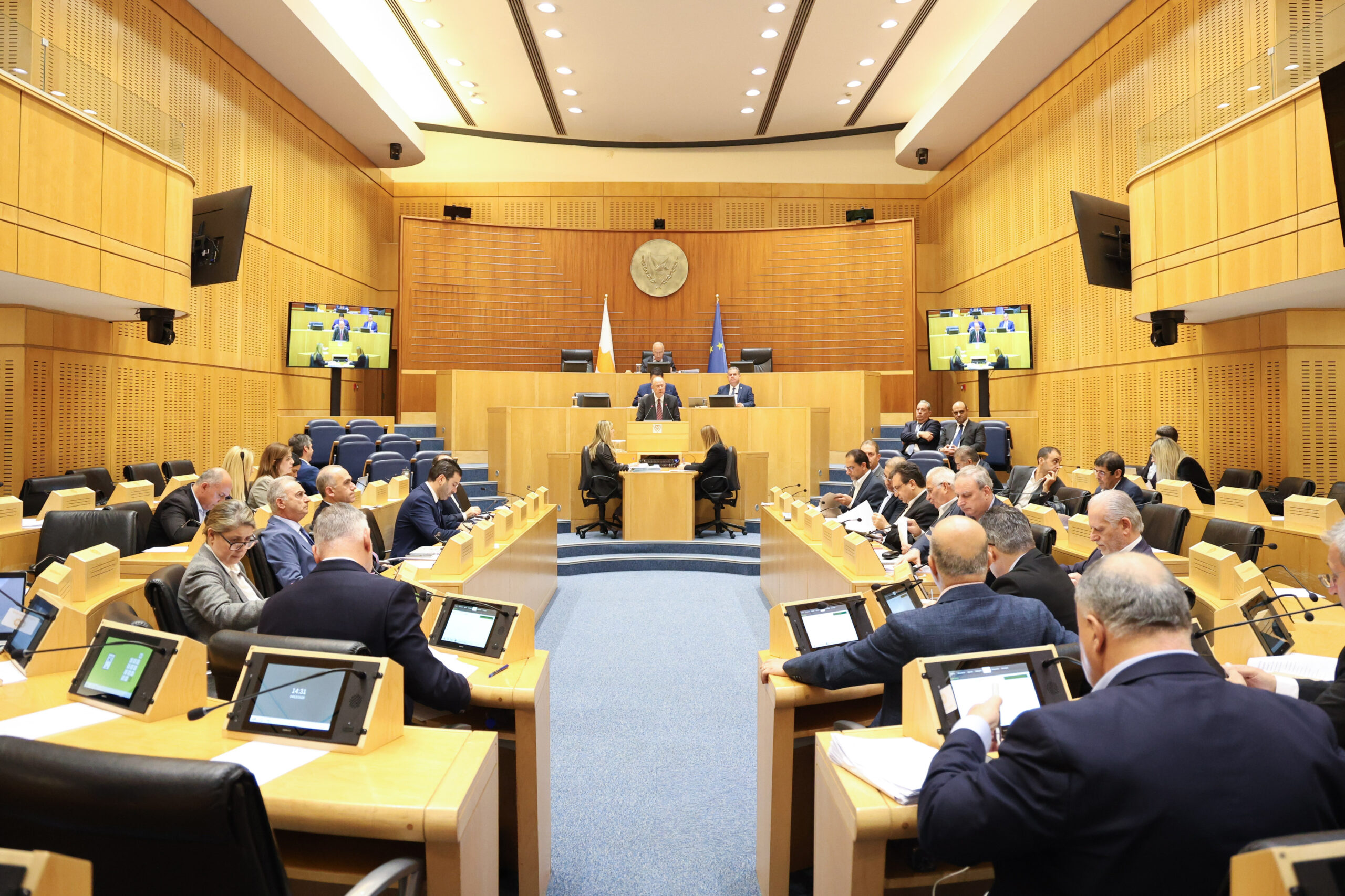 Δεκτή η αναπομπή του ΠτΔ για τα τέλη ελέγχων οχημάτων