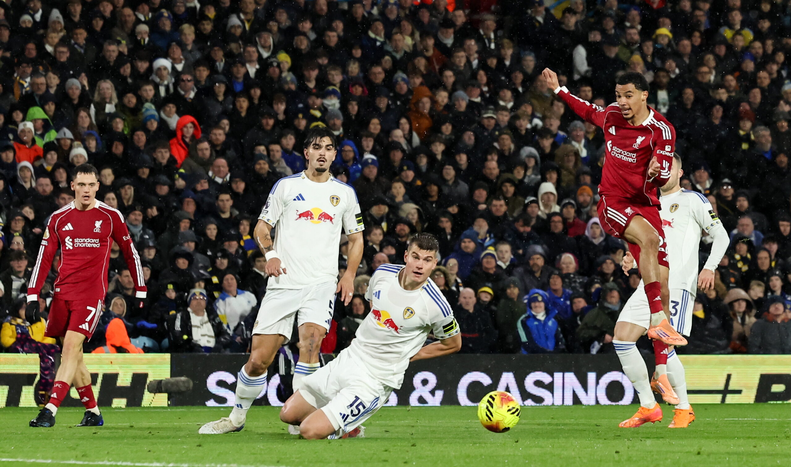 Η Λίβερπουλ αδυνατεί να ξεφύγει από τον… εφιάλτη, πήρε ηρωικό βαθμό στις καθυστερήσεις η Λιντς (ΒΙΝΤΕΟ)