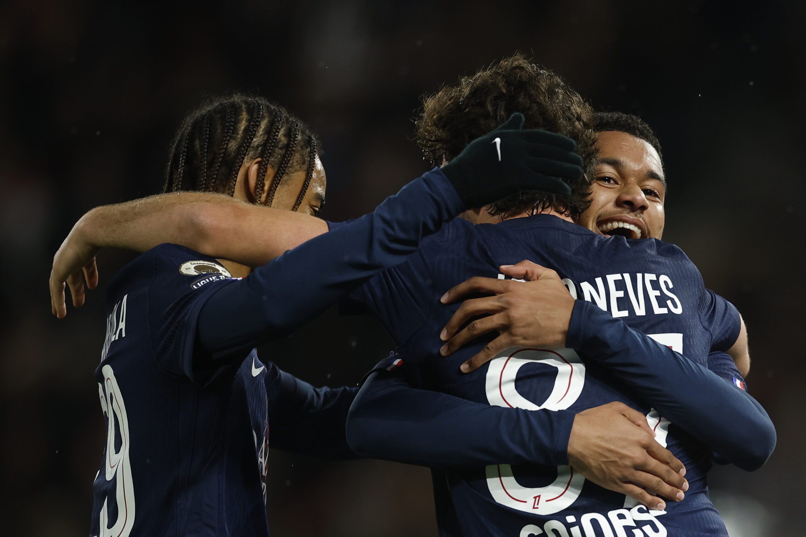 Έριξε «πεντάρα» αλλά παρέμεινε στην… πλάτη της Λανς η Παρί