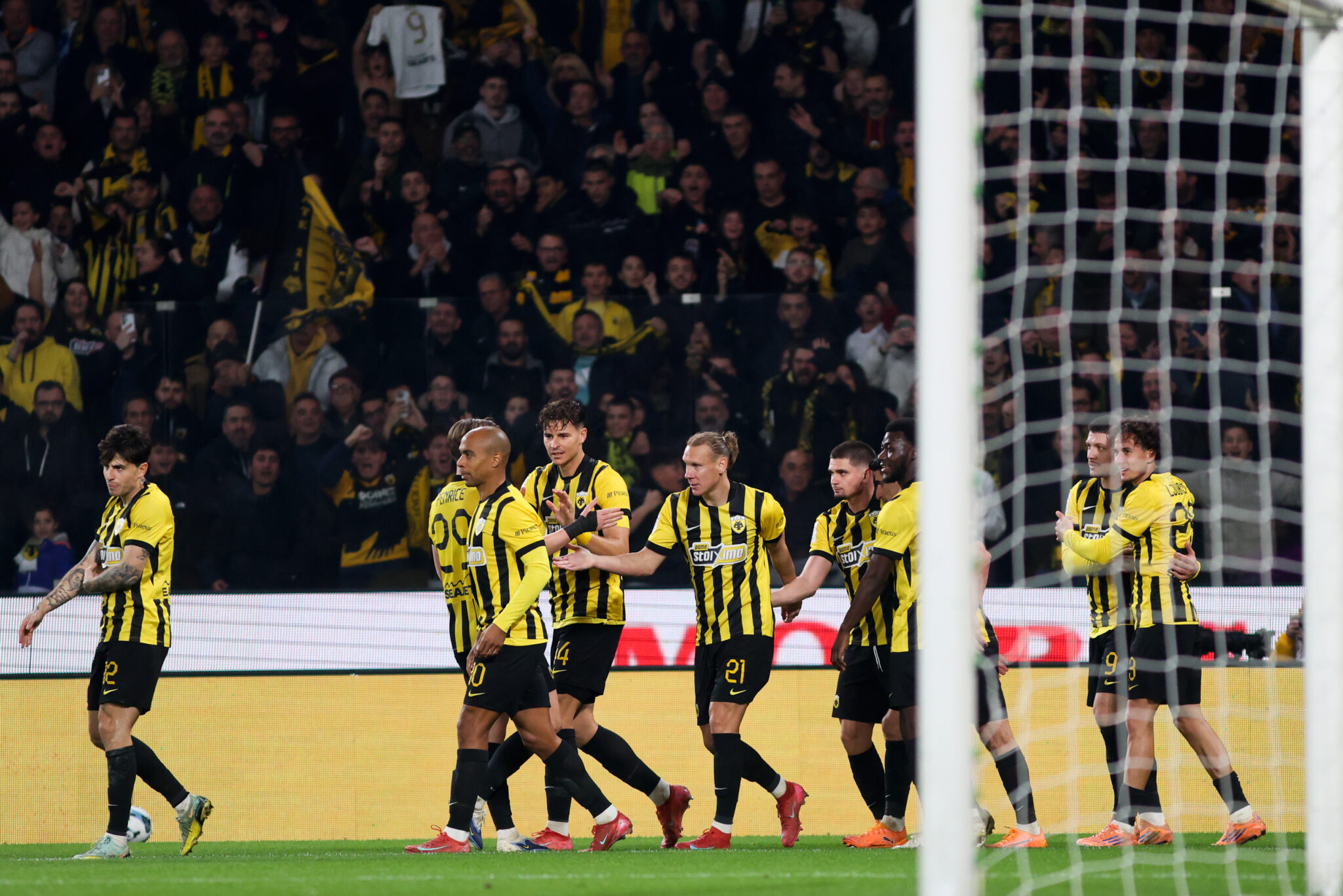 ΑΕΚ της… ανατροπής, ξόρκισε την «κατάρα» και θα κάνει γιορτές στην κορυφή