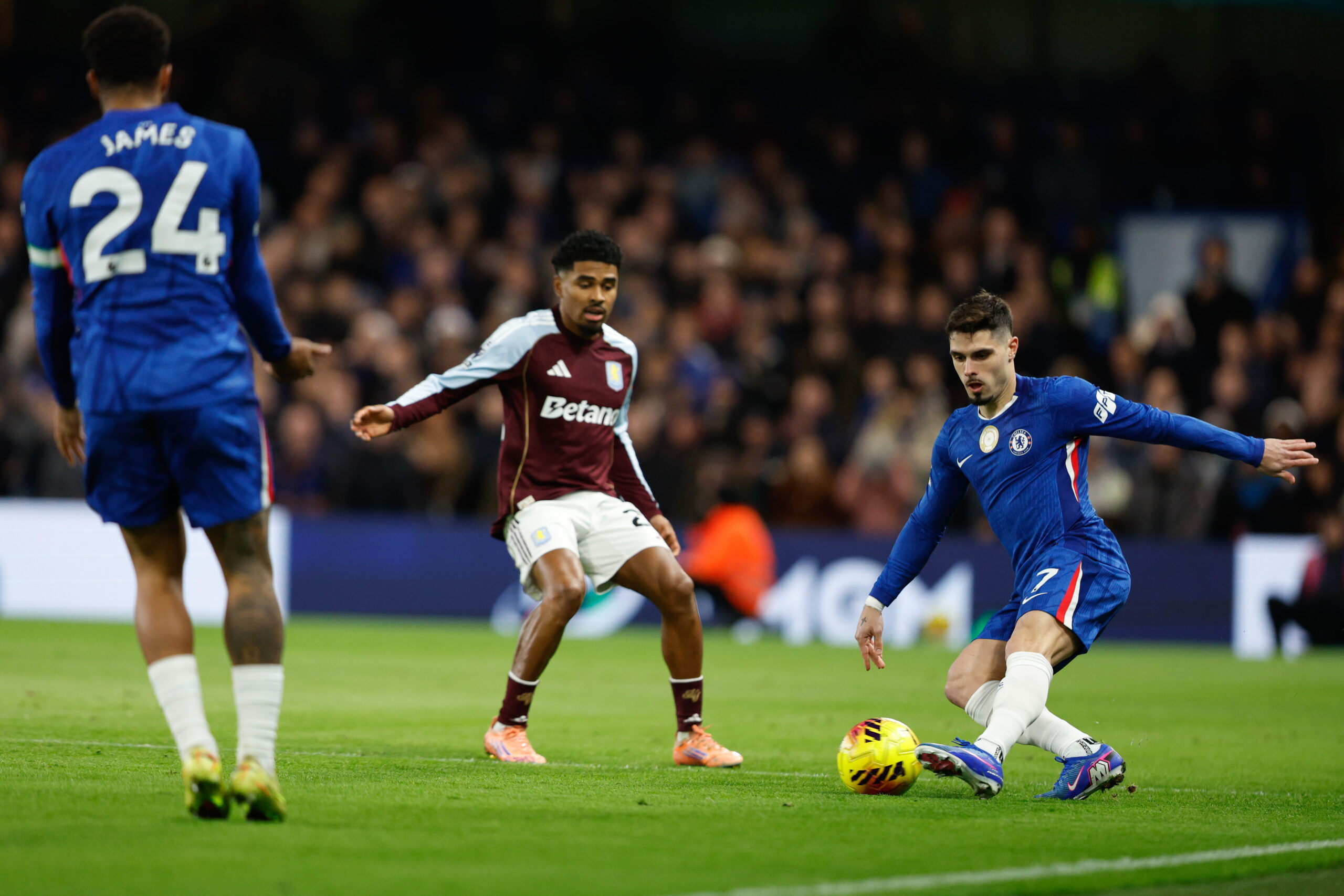 Η Άστον Βίλα πέρασε με… μαγκιά και Γουότκινς από το «Στάμφορντ Μπριτζ»